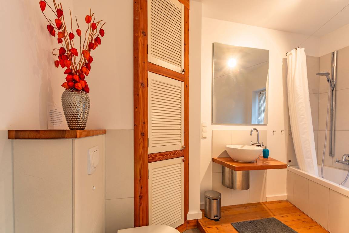 65 m² Ferienwohnung ∙ 1 Schlafzimmer ∙ 3 Gäste – Bild 9