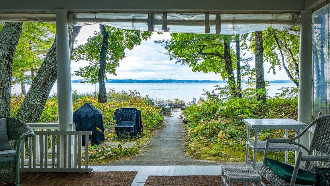 Cottage ∙ 4 Bedrooms ∙ 8 Guests - Petoskey, MI