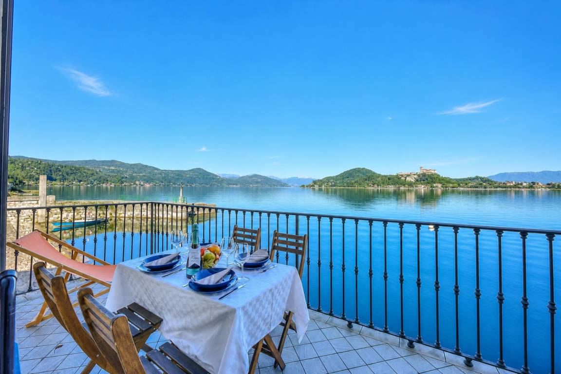 80 M² Appartamento Vacanza ∙ 1 Camera Da Letto ∙ 4 Ospiti - Arona