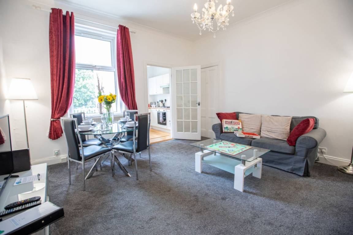 70 M² Apartment ∙ 2 Bedrooms ∙ 4 Guests - Kirkcaldy