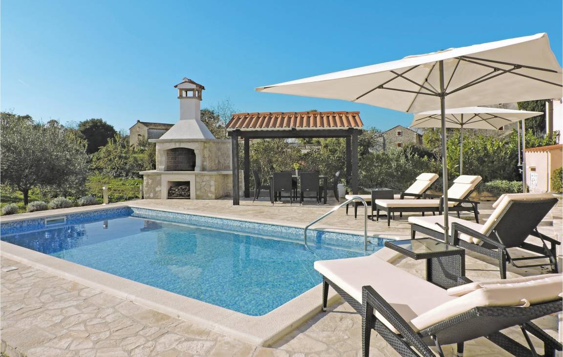 114 M² House ∙ 3 Bedrooms ∙ 6 Guests - Barban