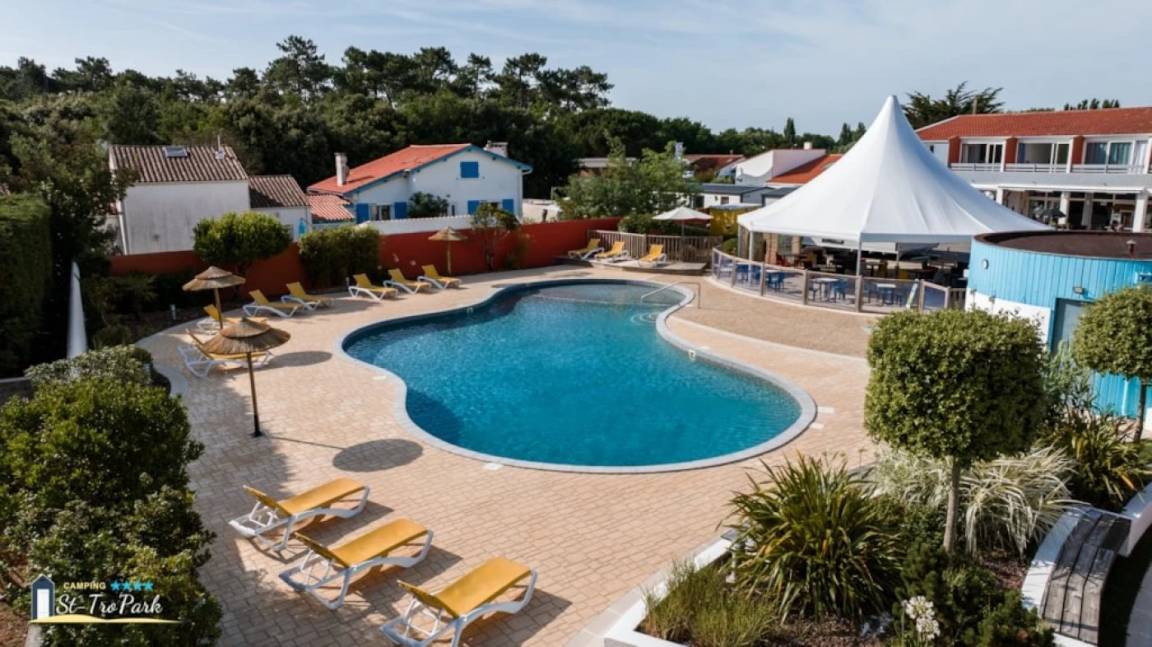 32 M² Camping ∙ 2 Chambres ∙ 4 Personnes - Île d'Oléron