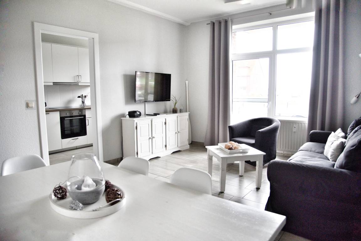 Nette Wohnung in Ueckermünde mit Grill, Garten & Terrasse + Neben dem