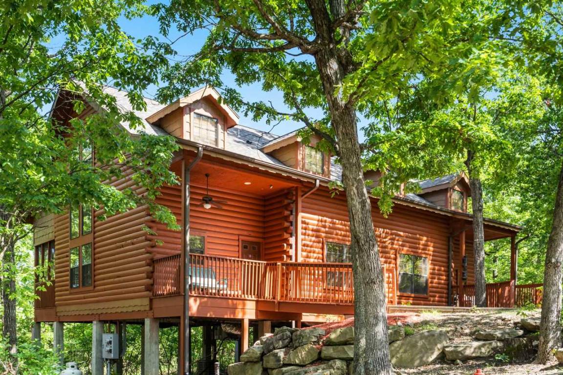 132 M² Cabin ∙ 3 Bedrooms ∙ 8 Guests - Branson, MO