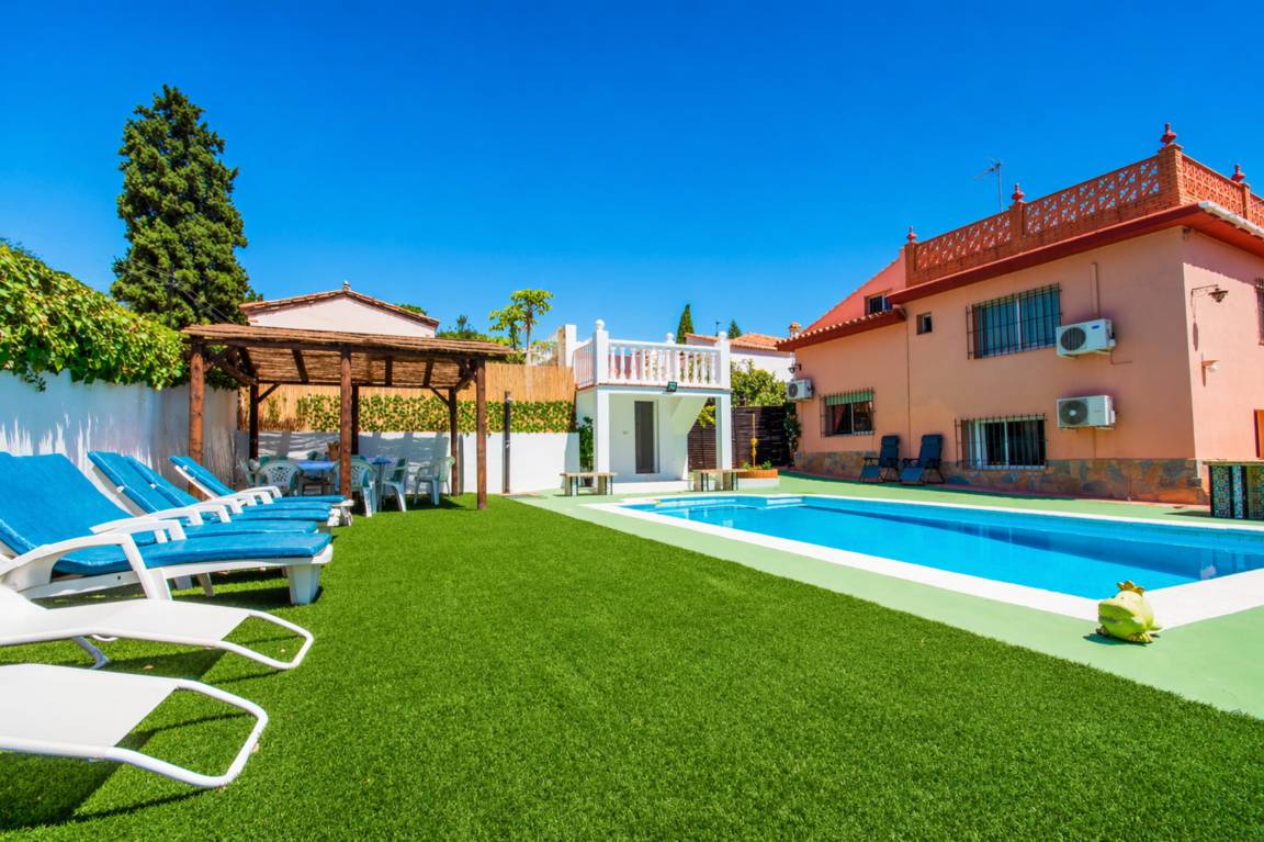 170 M² Villa ∙ 4 Chambres ∙ 8 Personnes - Torremolinos