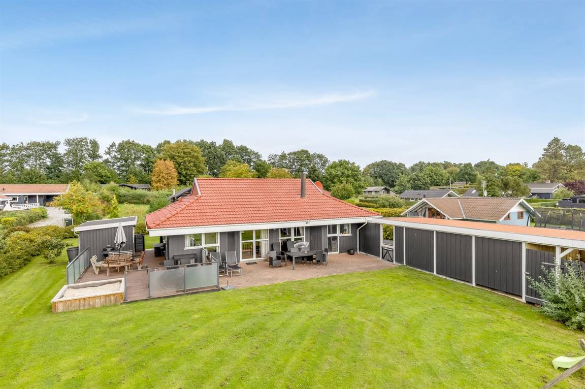 82 m&sup2; Ferienhaus 4 Schlafzimmer 8 G&auml;ste