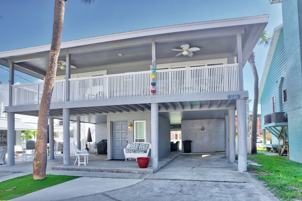 135 M² House ∙ 2 Bedrooms ∙ 8 Guests - St. Pete Beach, FL
