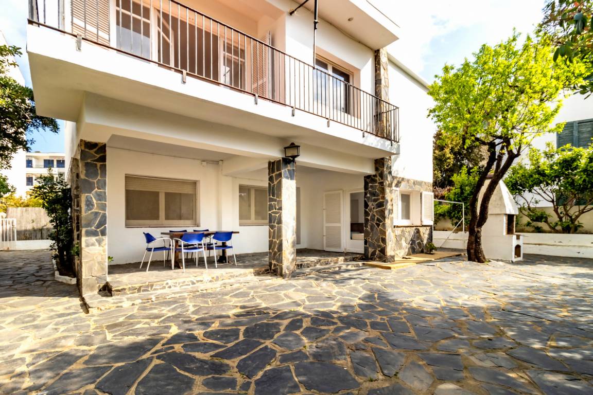 130 M² Huis ∙ 5 Slaapkamers ∙ 10 Gasten - Llançà