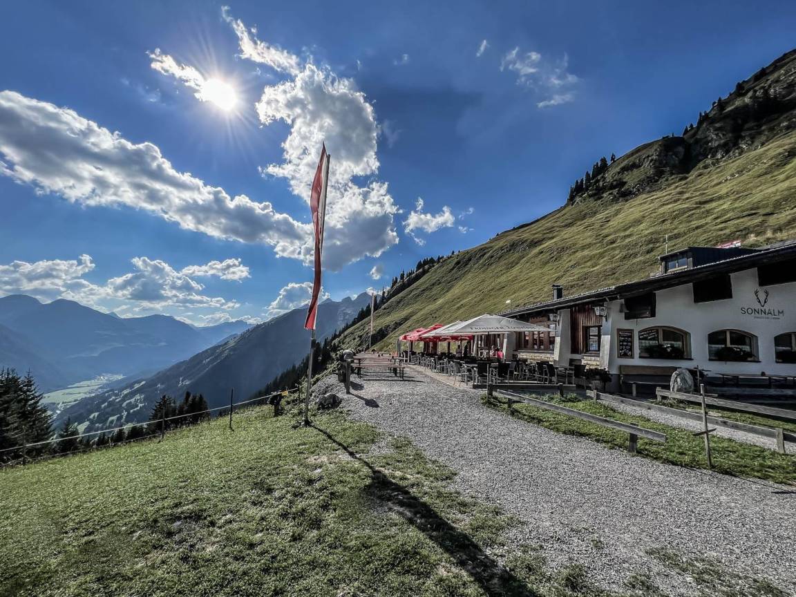 60 M² Ferienwohnung ∙ 1 Schlafzimmer ∙ 1 Gast - Holzgau