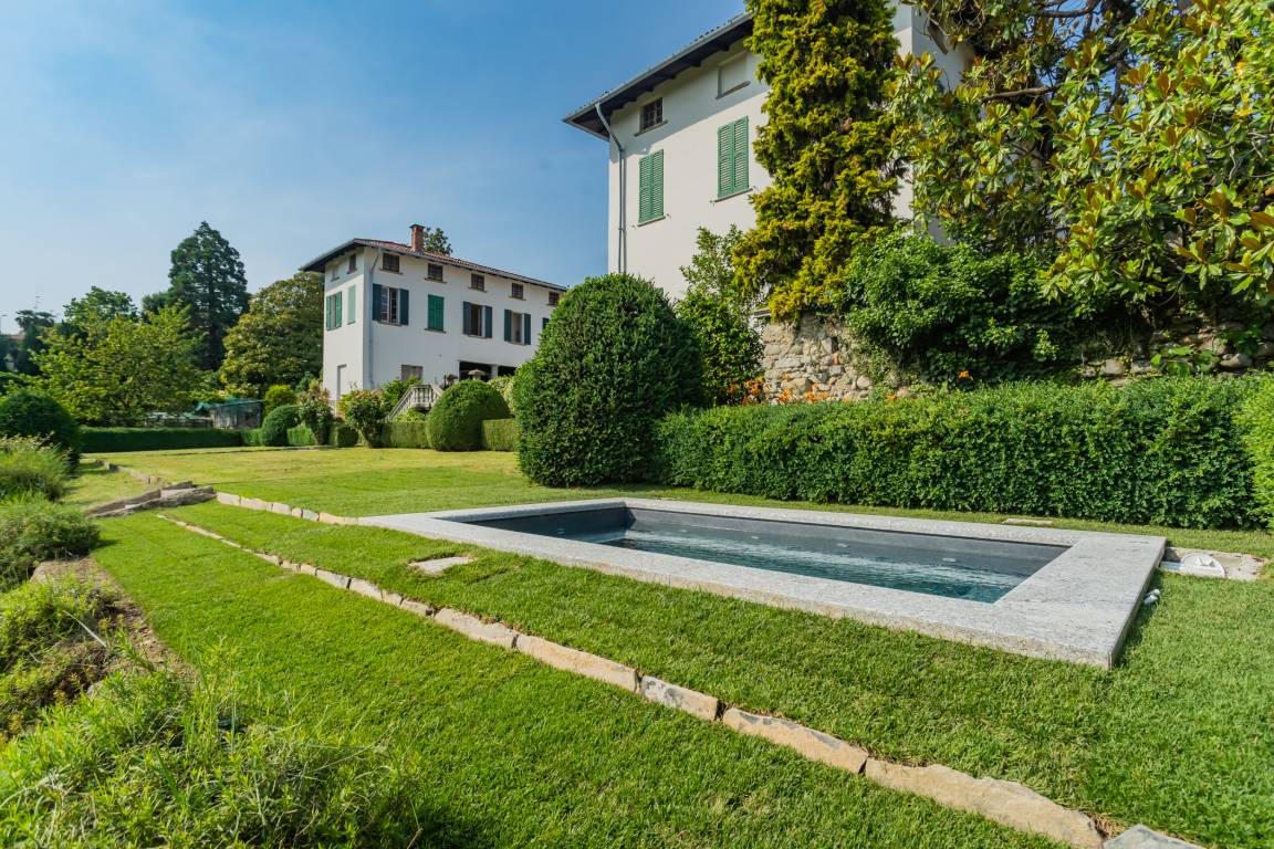 550 M² Villa ∙ 7 Bedrooms ∙ 15 Guests - Como