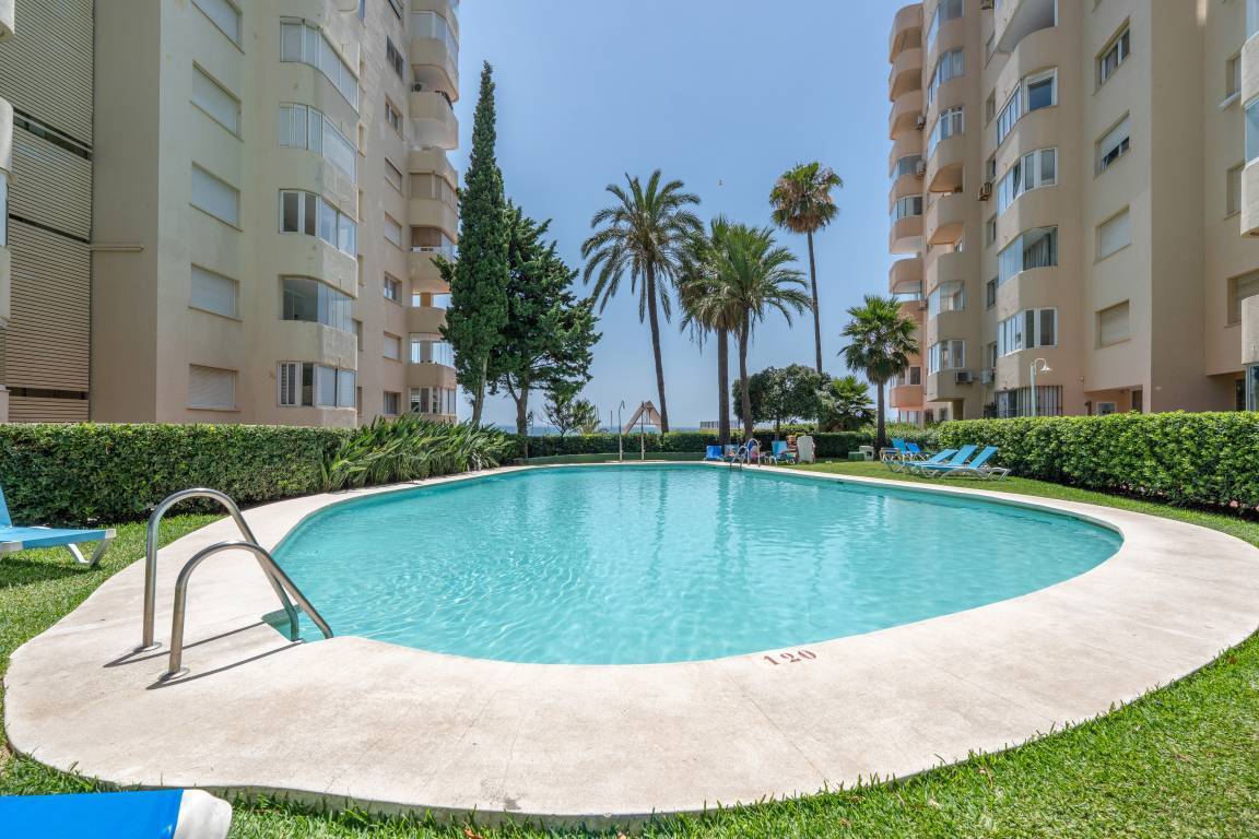 73 M² Apartamento ∙ 2 Habitaciones ∙ 4 Huéspedes - Estepona