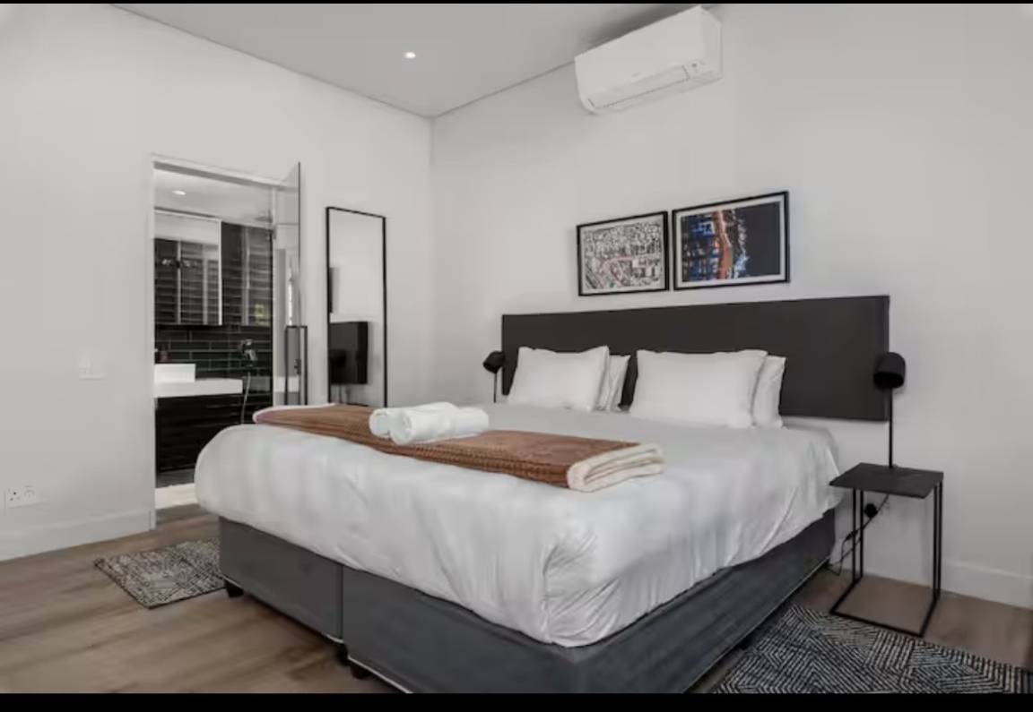 400 M² House ∙ 4 Bedrooms ∙ 8 Guests - Cape Town