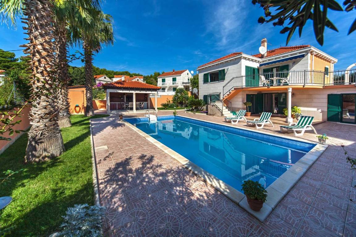 160 M² Villa ∙ 3 Habitaciones ∙ 8 Huéspedes - Brela