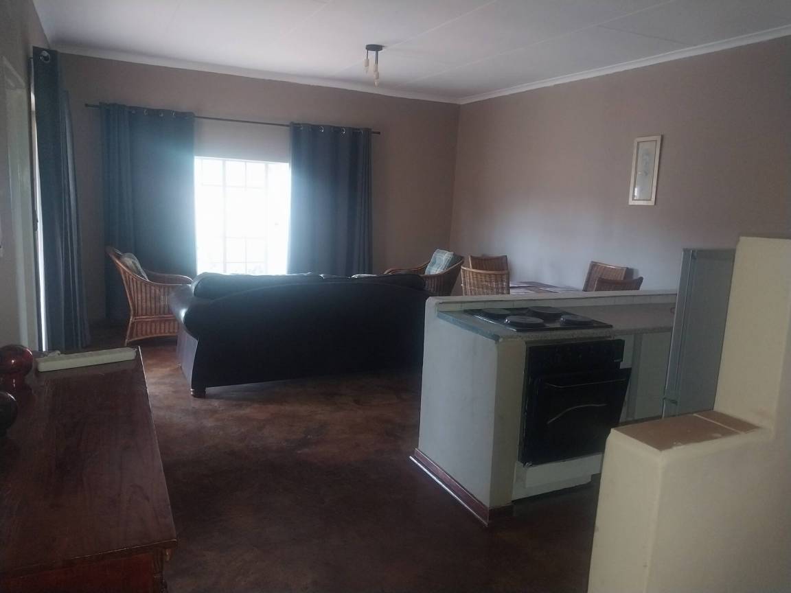 120 M² Maalaistalo ∙ 3 Makuuhuonetta ∙ 6 Vierasta - Magaliesburg