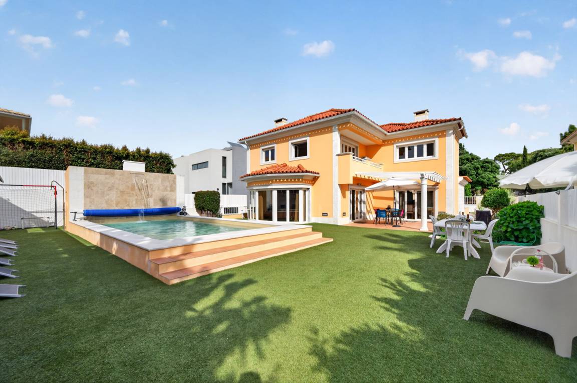 220 M² Villa ∙ 4 Bedrooms ∙ 9 Guests - Cascais