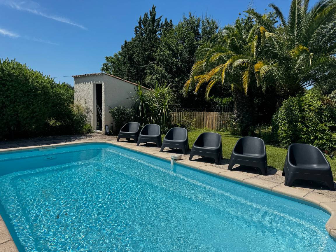 100 M² Villa ∙ 2 Bedrooms ∙ 8 Guests - Sanary-sur-Mer