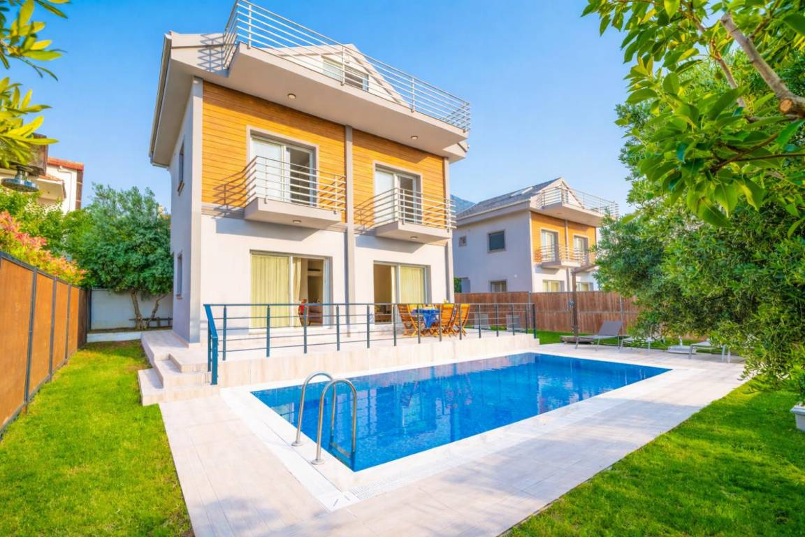200 M² Villa ∙ 3 Bedrooms ∙ 6 Guests - Çalış Beach