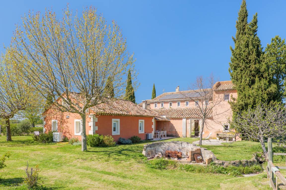 75 M² Appartement ∙ 3 Chambres ∙ 6 Personnes - Suze-la-Rousse