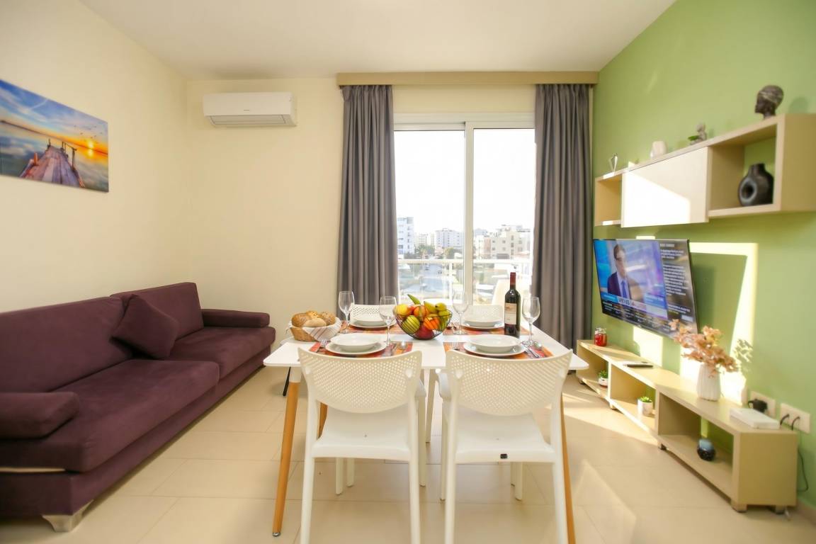 60 M² Apartment ∙ 2 Bedrooms ∙ 5 Guests - Vlora
