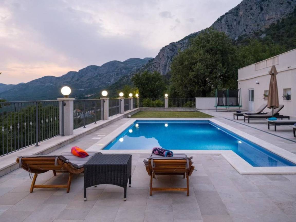 145 M² Villa ∙ 4 Chambres ∙ 8 Personnes - Cavtat