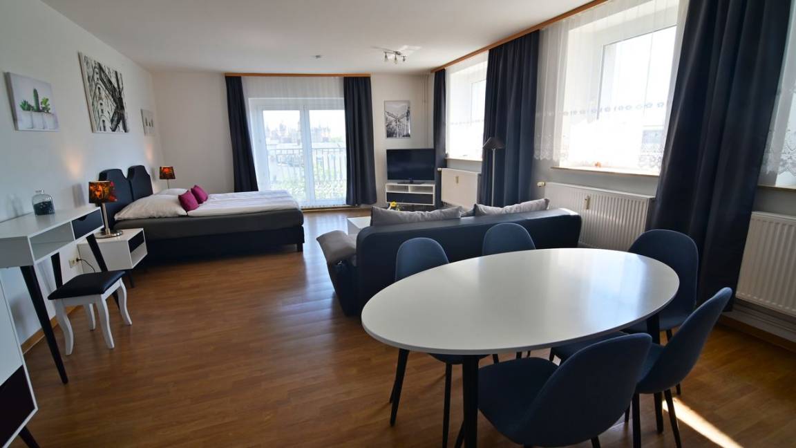 72 M² Apartamento ∙ 1 Habitación ∙ 6 Huéspedes - Schwerin