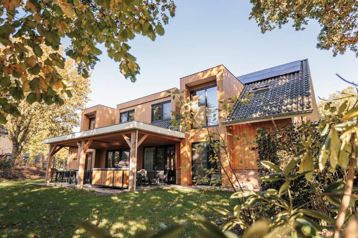 400 M² House ∙ 10 Bedrooms ∙ 26 Guests - Ede