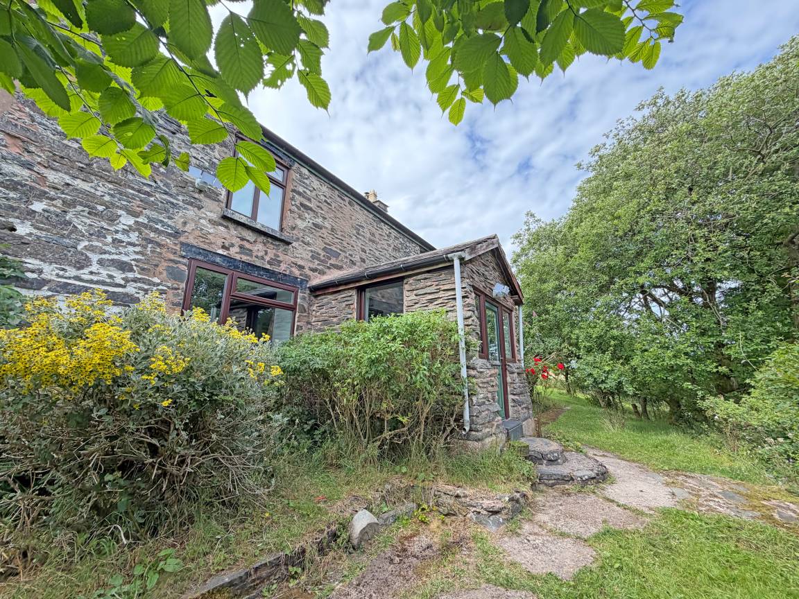Cottage ∙ 5 Bedrooms ∙ 12 Guests - Wales