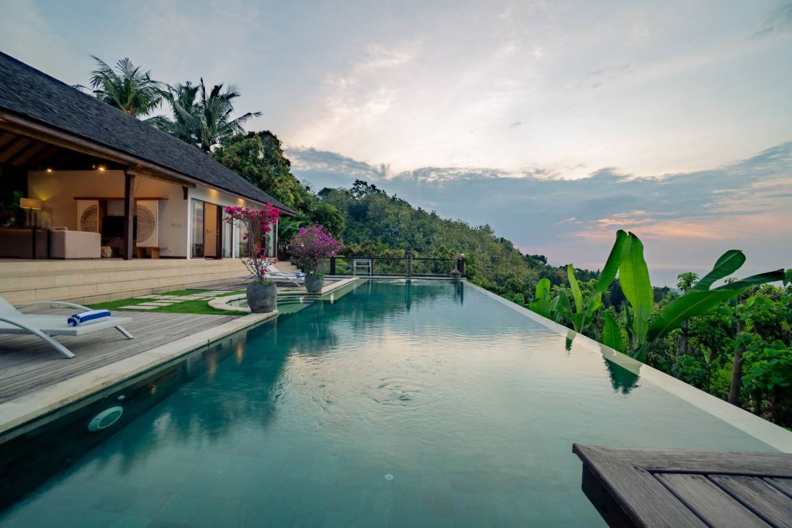 250 M² Villa ∙ 2 Bedrooms ∙ 4 Guests - Munduk