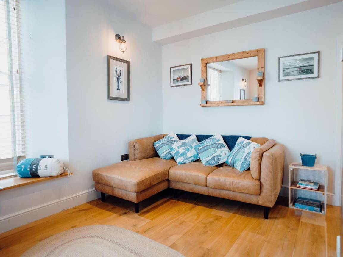Apartment ∙ 2 Bedrooms ∙ 4 Guests - Tenby