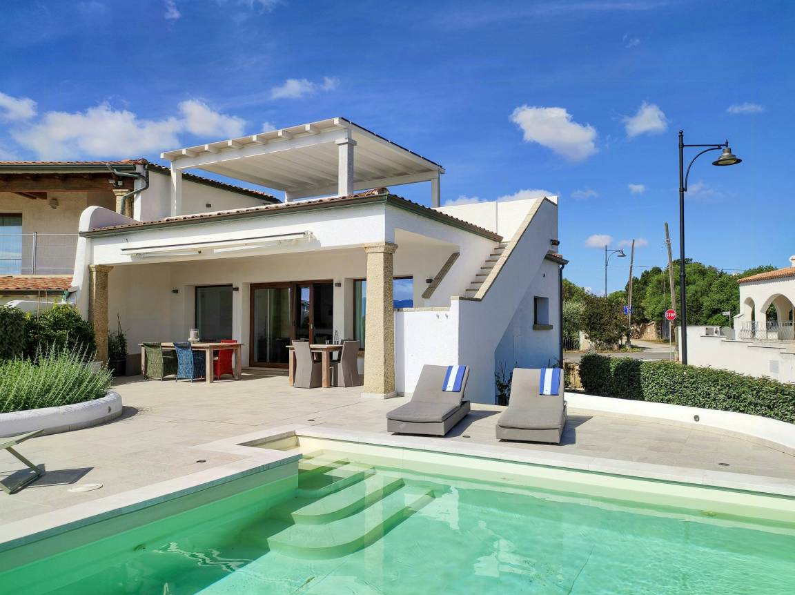 200 M² Maison De Vacances ∙ 3 Chambres ∙ 8 Personnes - Olbia