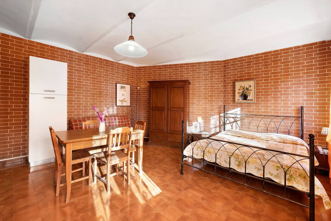 24 M² Ferienwohnung ∙ 1 Schlafzimmer ∙ 4 Gäste - Asti