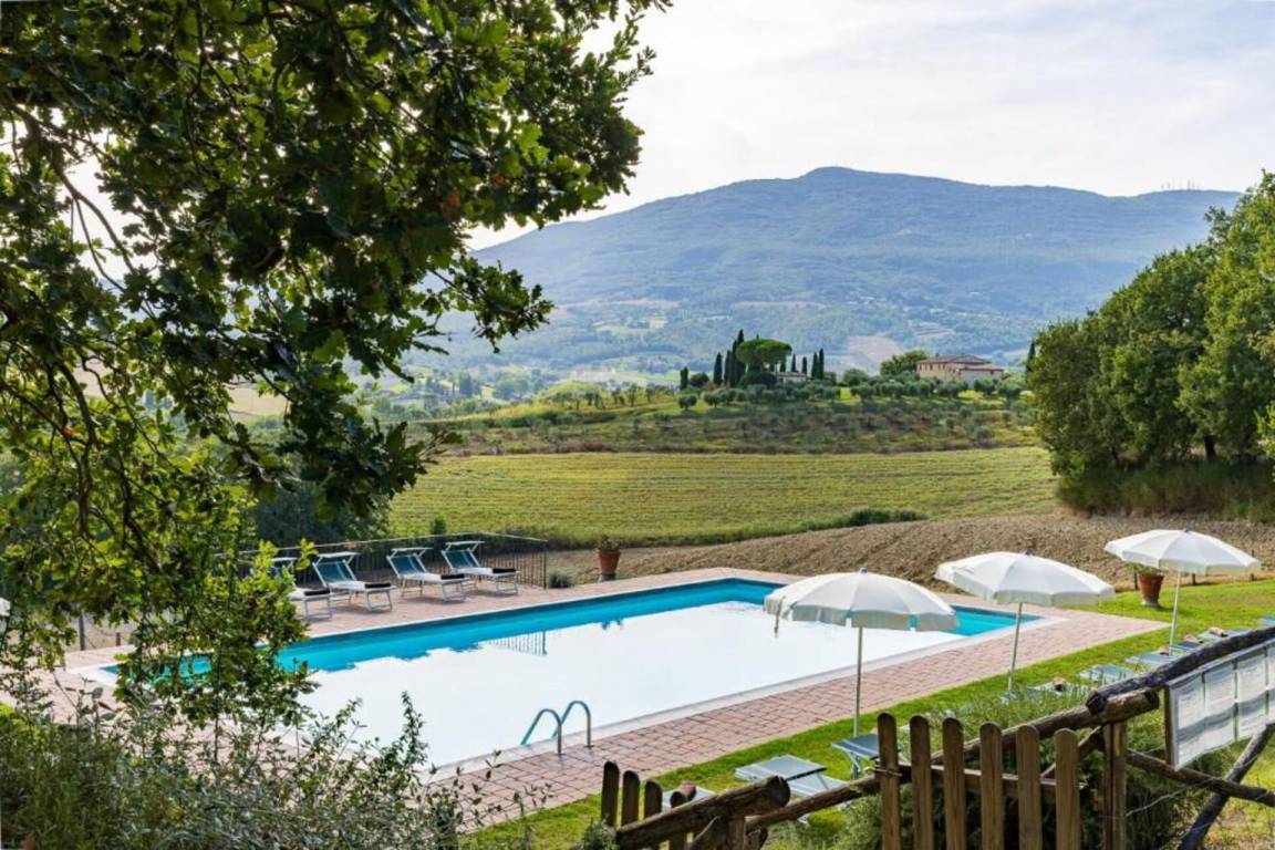 400 M² Villa ∙ 10 Slaapkamers ∙ 20 Gasten - Chiusi