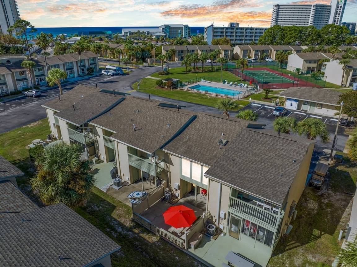 127 M² House ∙ 2 Bedrooms ∙ 6 Guests - Panama City Beach, FL