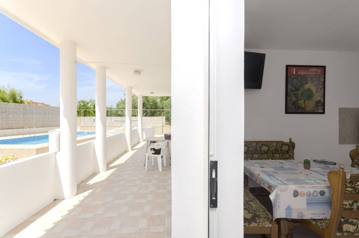37 M² Ferienwohnung ∙ 1 Schlafzimmer ∙ 4 Gäste - Pirovac