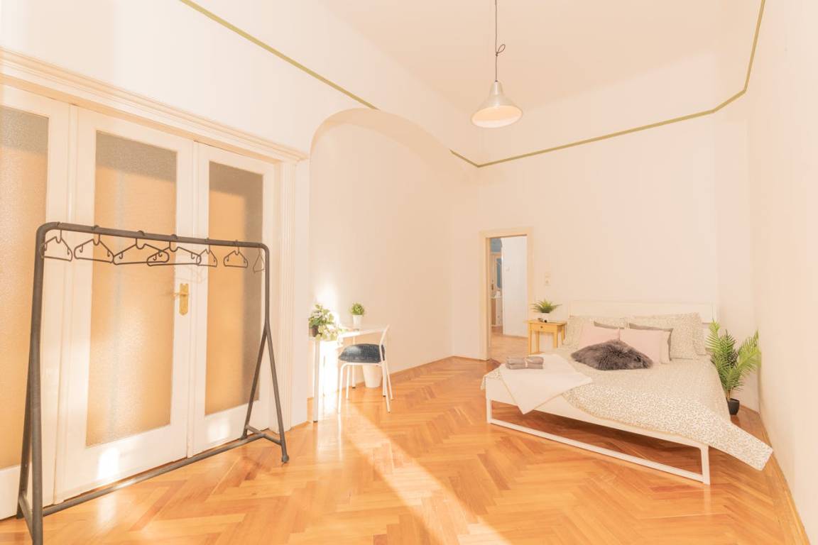 86 M² Private Room ∙ 1 Bedroom ∙ 1 Guest - Budapest