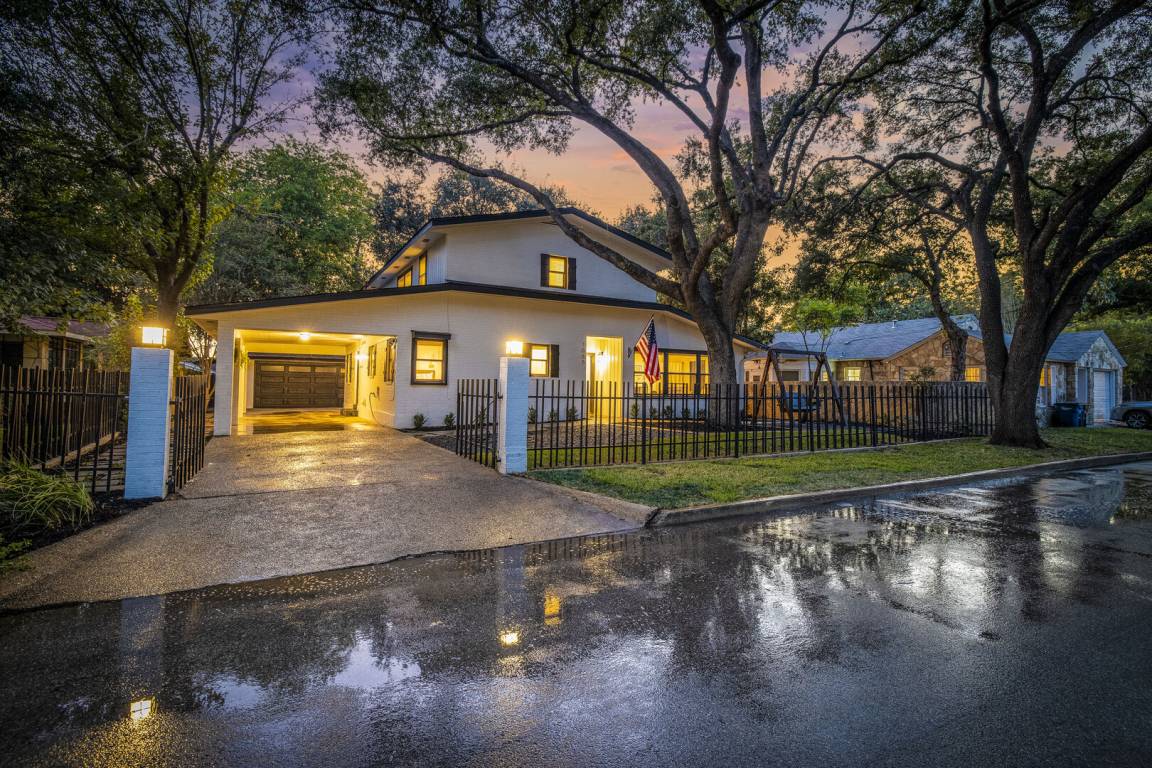 208 M² House ∙ 4 Bedrooms ∙ 14 Guests - New Braunfels, TX