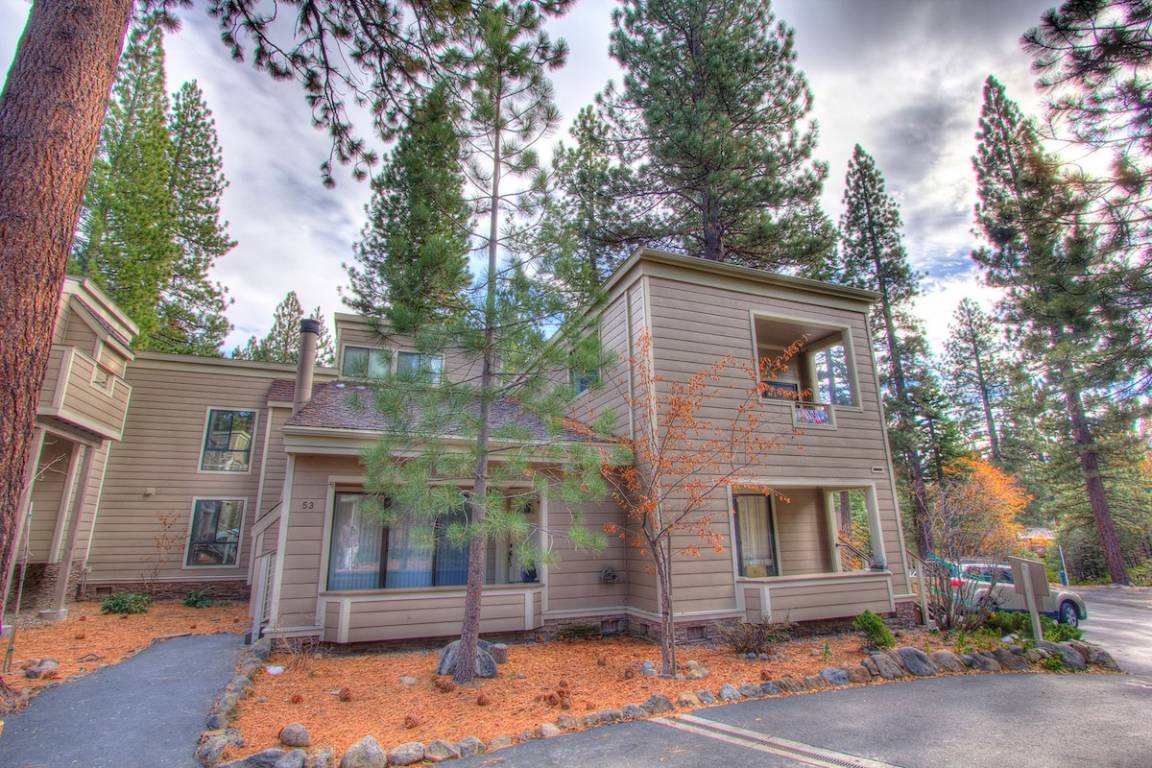144 M² Condo ∙ 4 Bedrooms ∙ 8 Guests - Carson City, NV