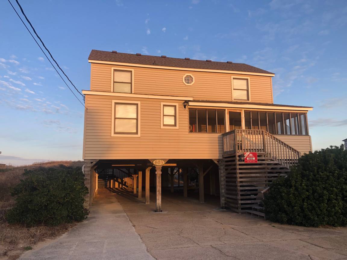 House ∙ 6 Bedrooms ∙ 12 Guests - Kill Devil Hills, NC
