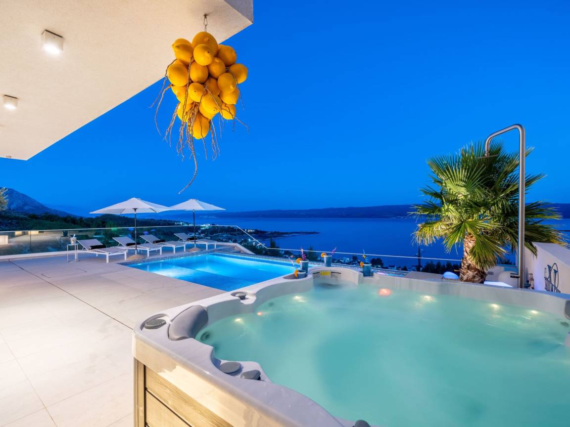 200 M² Ferienhaus ∙ 3 Schlafzimmer ∙ 6 Gäste - Omiš