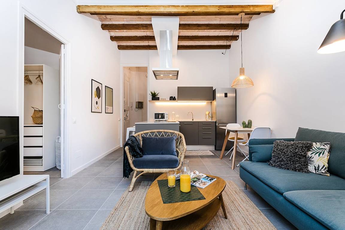 72 M² Apartamento ∙ 2 Habitaciones ∙ 4 Huéspedes - Barcelona