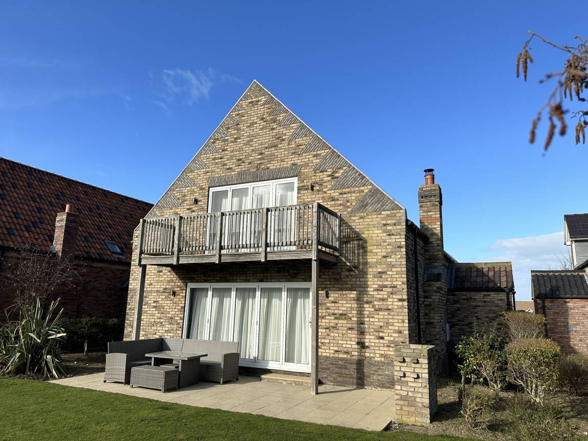 Cottage ∙ 4 Bedrooms ∙ 8 Guests - Filey