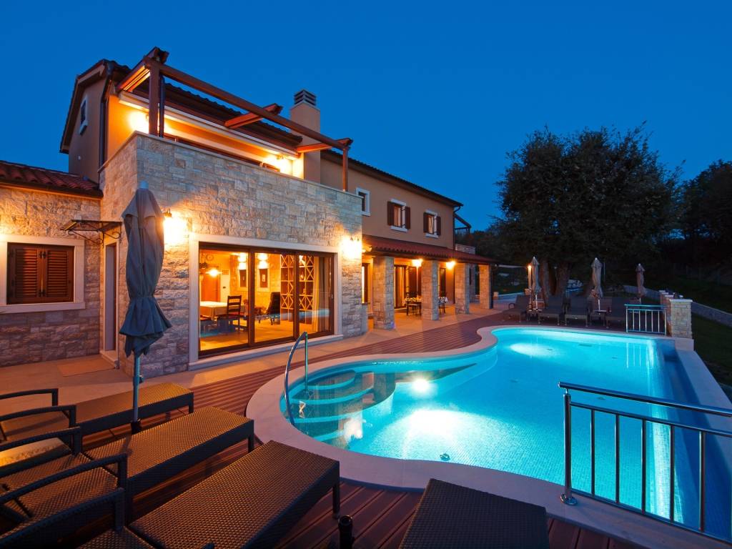 265 M² House ∙ 4 Bedrooms ∙ 8 Guests - Rabac