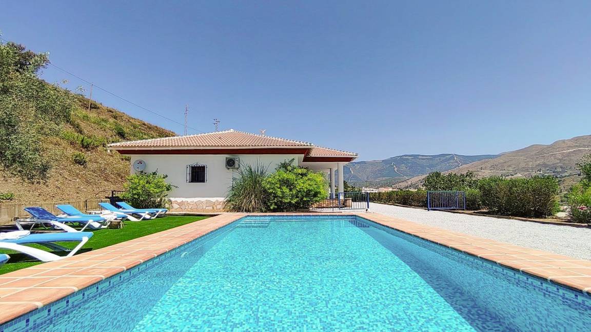 125 M² House ∙ 4 Bedrooms ∙ 6 Guests - Cómpeta