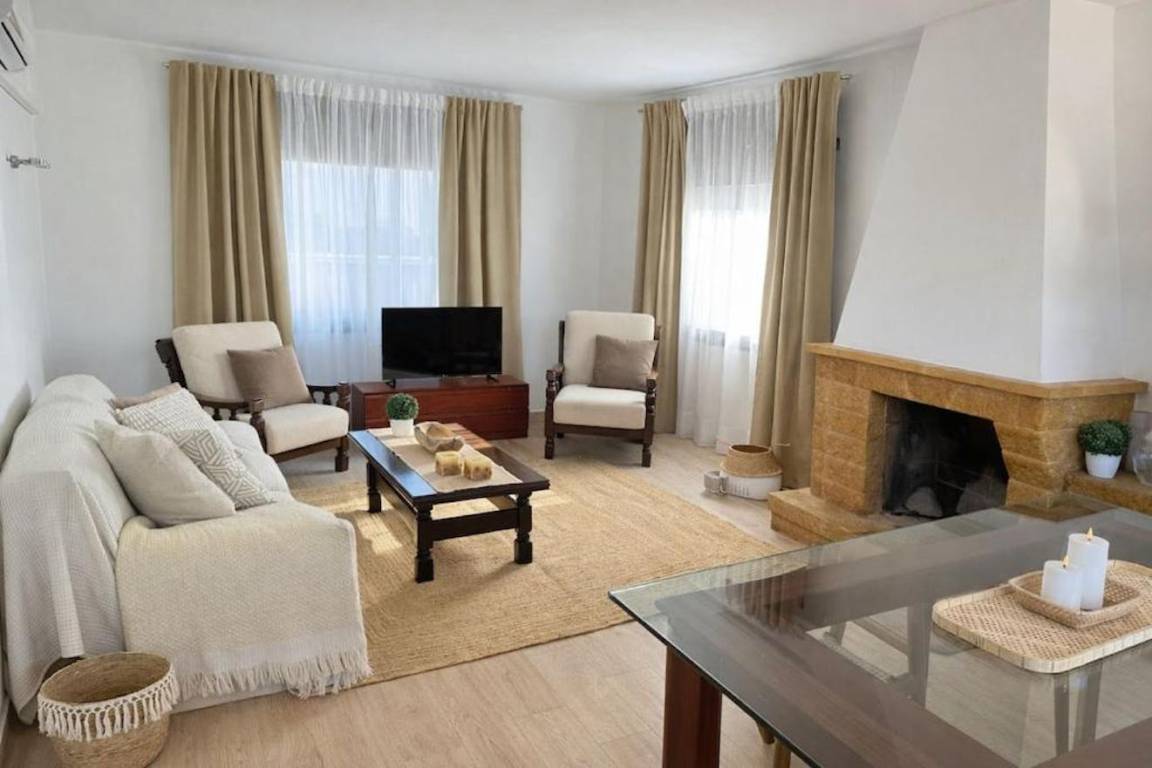 120 M² Huis ∙ 4 Slaapkamers ∙ 6 Gasten - Cunit