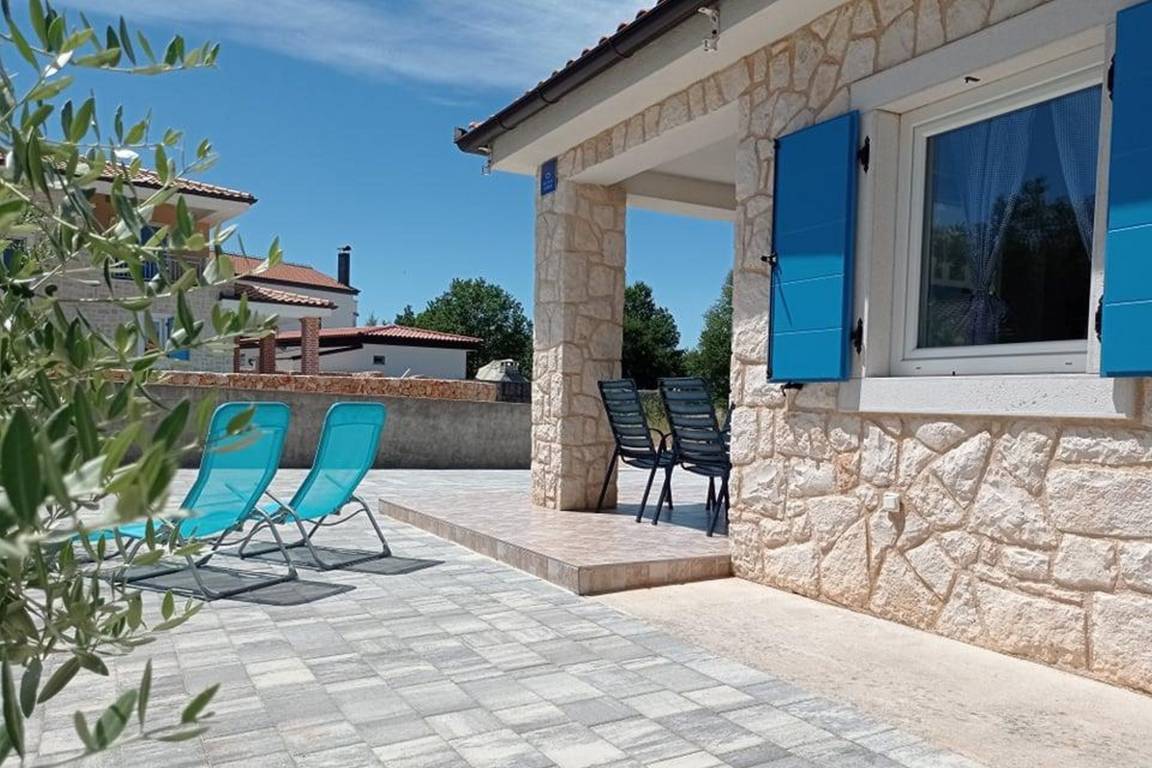 65 M² Ferienhaus ∙ 2 Schlafzimmer ∙ 5 Gäste - Krk