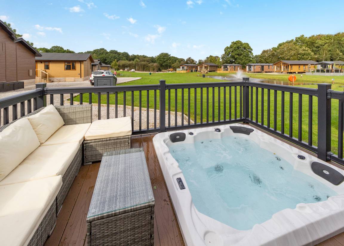 Chalet ∙ 2 Bedrooms ∙ 6 Guests - Cheshire