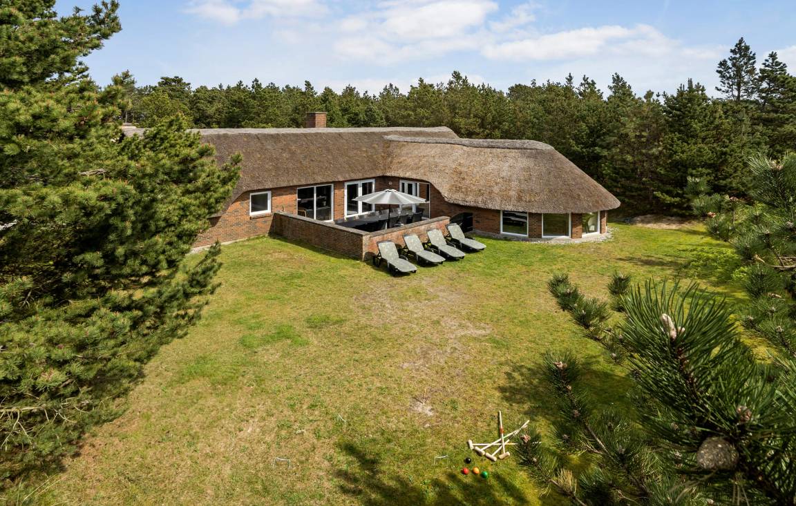 196 M² Ferienhaus ∙ 6 Schlafzimmer ∙ 14 Gäste - Ringkøbing