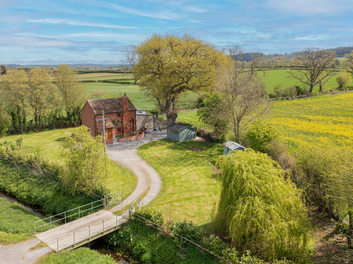 Cottage ∙ 2 Bedrooms ∙ 5 Guests - Herefordshire