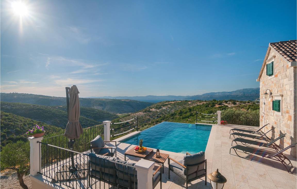 70 M² Ferienhaus ∙ 3 Schlafzimmer ∙ 7 Gäste - Omiš
