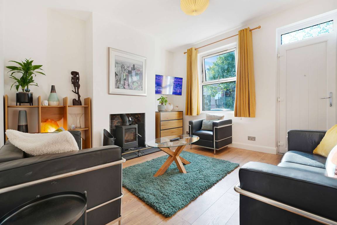 Apartment ∙ 3 Bedrooms ∙ 5 Guests - Barnsley